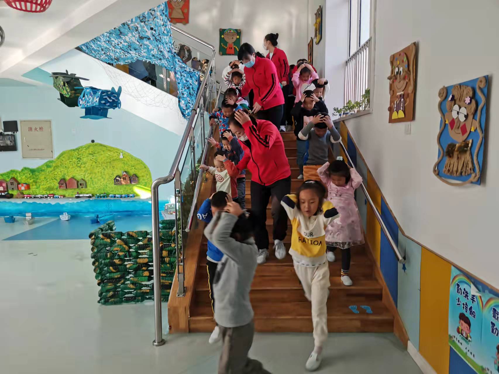 e15c7dcb-fa40-44e7-9ca6-f5b01305d5bf.jpg